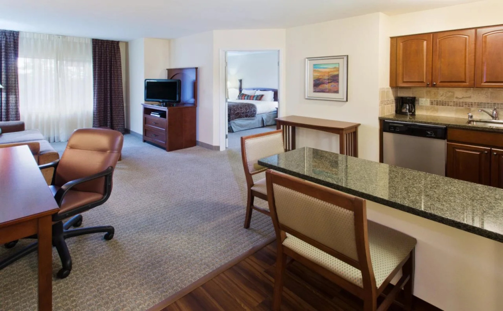 Staybridge Suites Everett - Paine Field by IHG