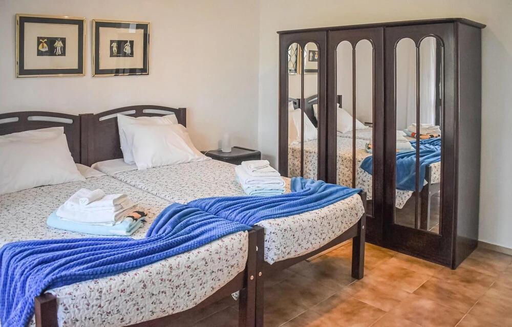 Nice Home in Moncarapacho With Wifi, Private Swimming Pool and Outdoor Swimming Pool