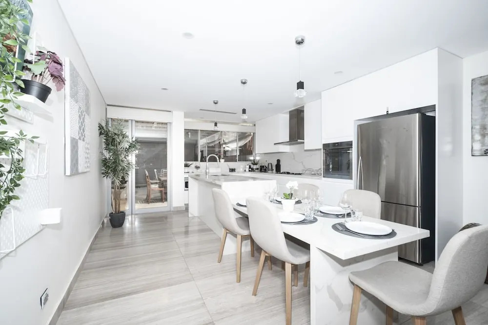 Luxury Villa Darlington - Vine