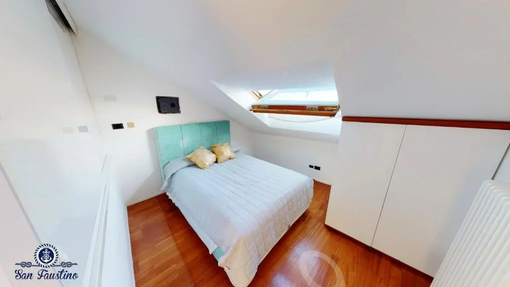 ATTICO SAN FAUSTINO 165 mq più 110 mq di terrazza- IN VILLA 700 ,VISTA MARE STREPITOSA-100 m dalla spiaggia-PARKING ESCLUSIVO-SKY,NETFLIX