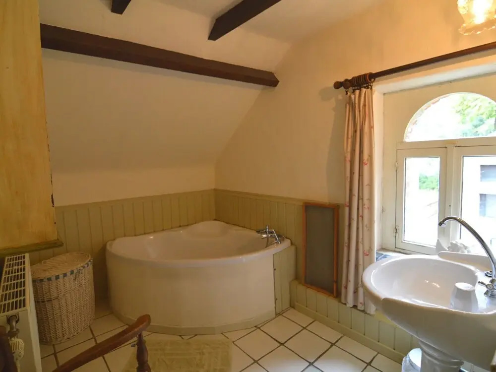Quaint Holiday Home in Bièvre in the forest