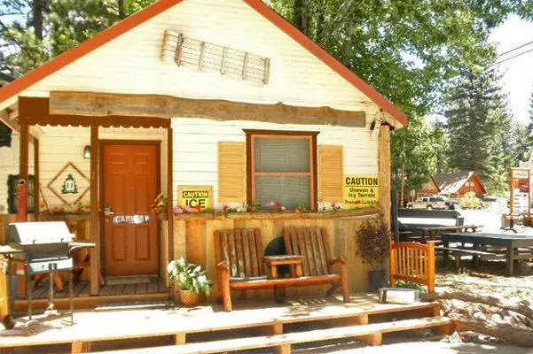 Cabins4Less - Cabin #11 Sleeps 2 to 4