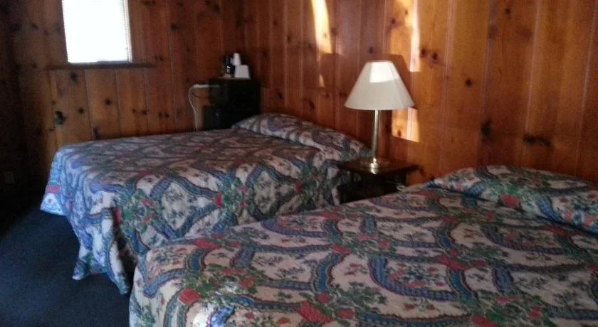 Pine Cone Motel