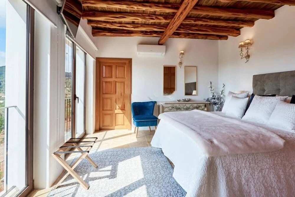 Villa Can Prats, Luxury Villa Surrounded by Nature