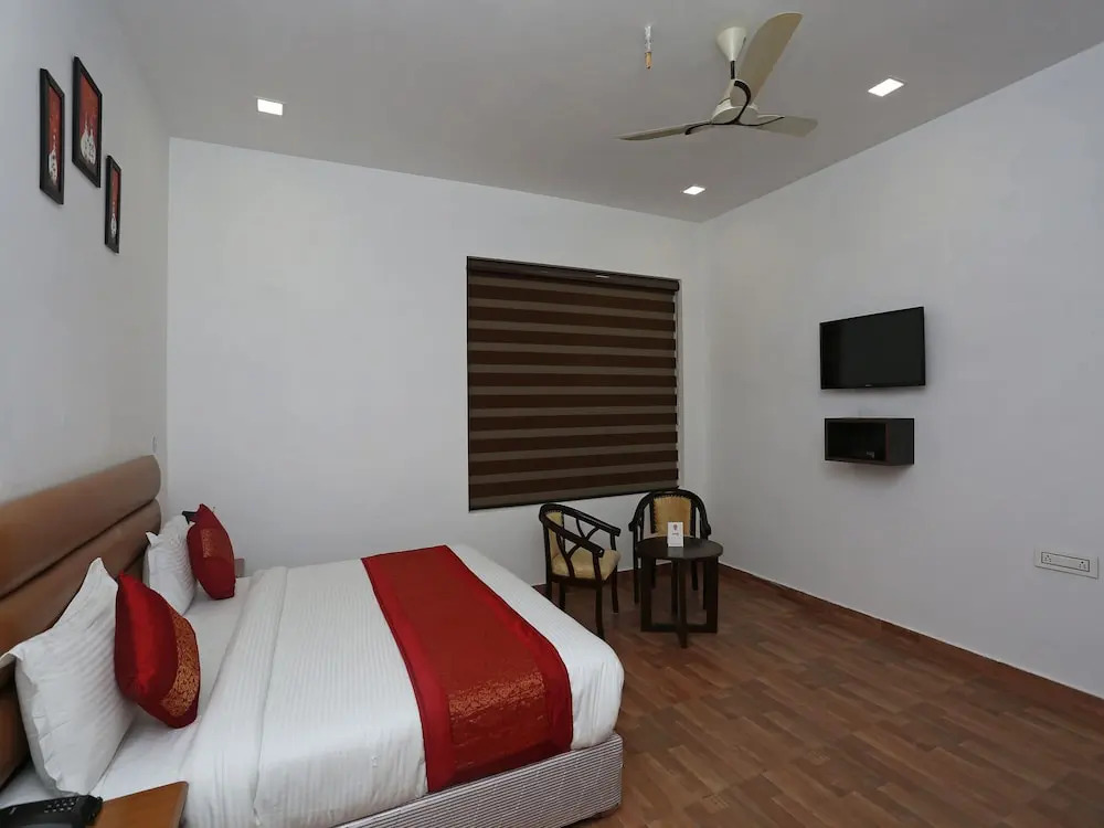 Amora Rooms Dwarka