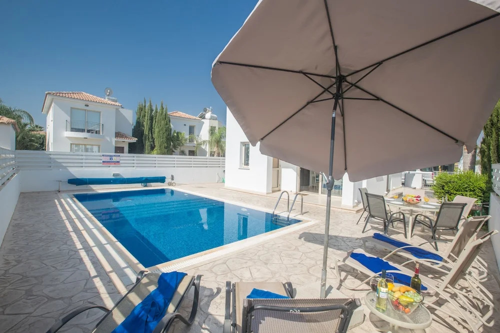 Villa Megan,modern 3bdr Villa,close To The Beach