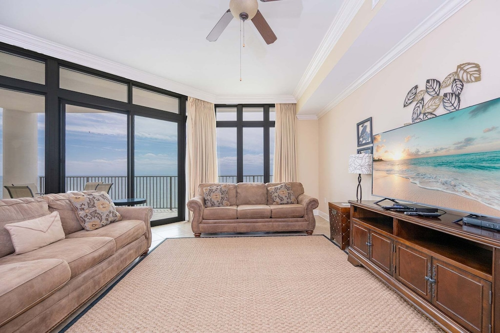 The Oasis 1203 Formerly Phoenix West Ii 1203 3 Bedroom Condo