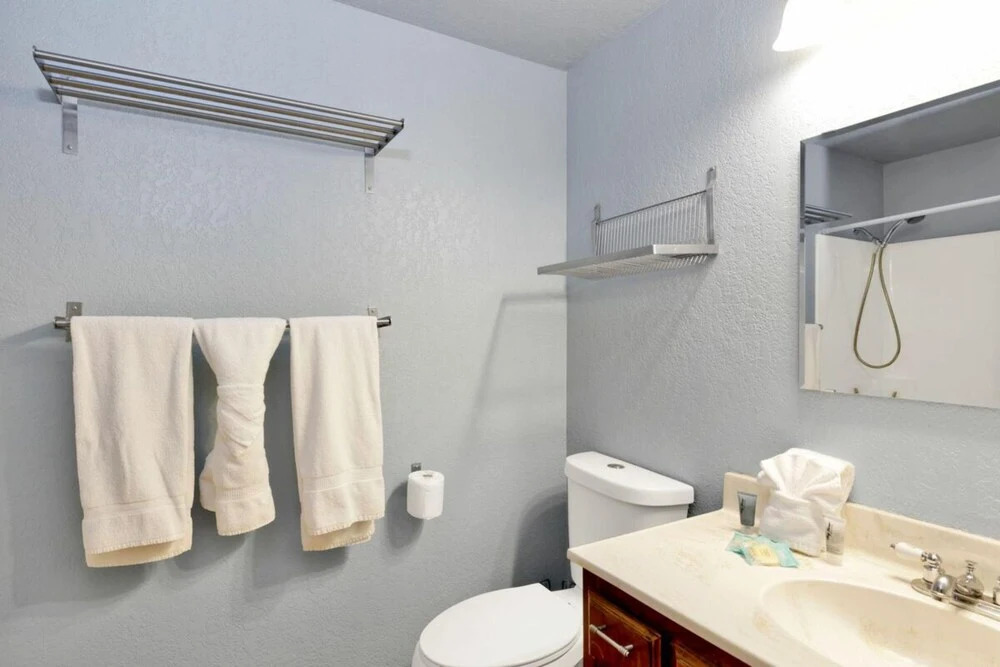 Pinewood Inn #2093 by Big Bear Vacations