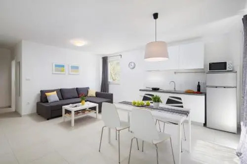 Lemechi Casa Girasole Apartments