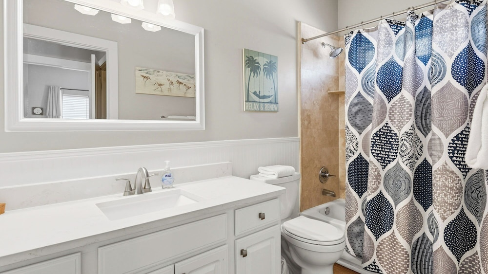 Seacrest 3BR Cottage at Camp Creek Pool, Hot tub & Beach Nearby!