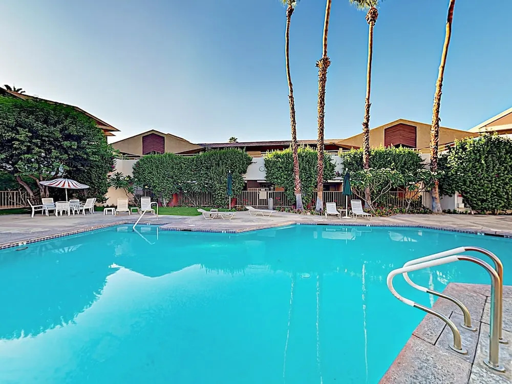 New Listing! Hip Hideaway W/ Heated Pool & Hot Tub 1 Bedroom Condo