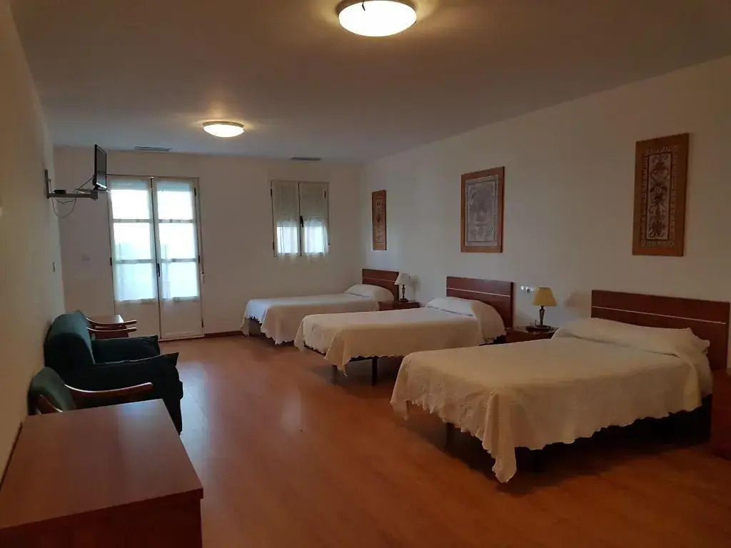 Hostal Restaurante La Charola