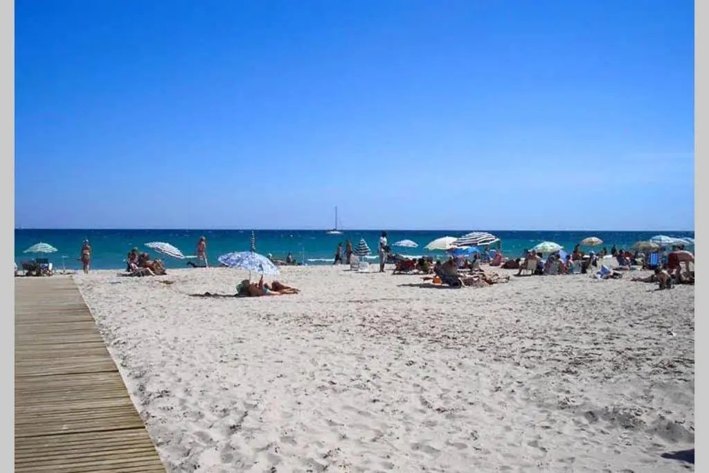 Lovely apartment In Cabo roig near beach