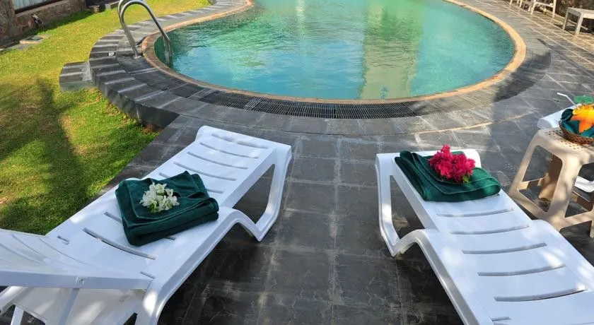 C & I Beach Hotel