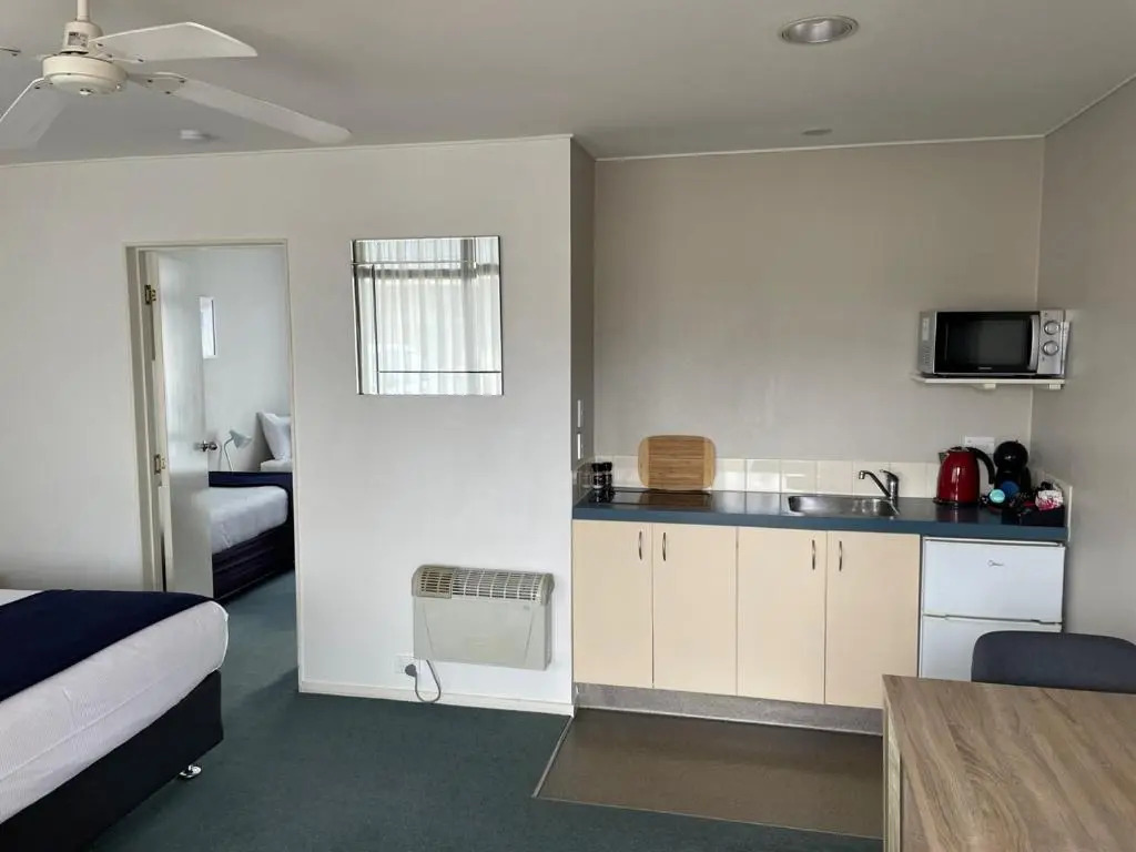 Academy Motor Inn