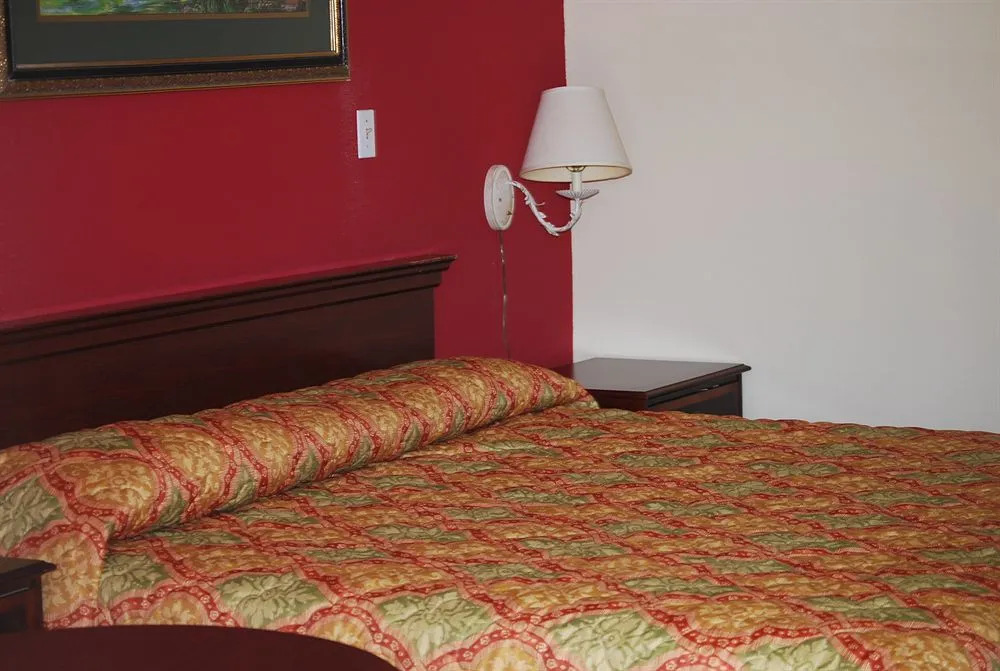 Economy Hotel Forest Park