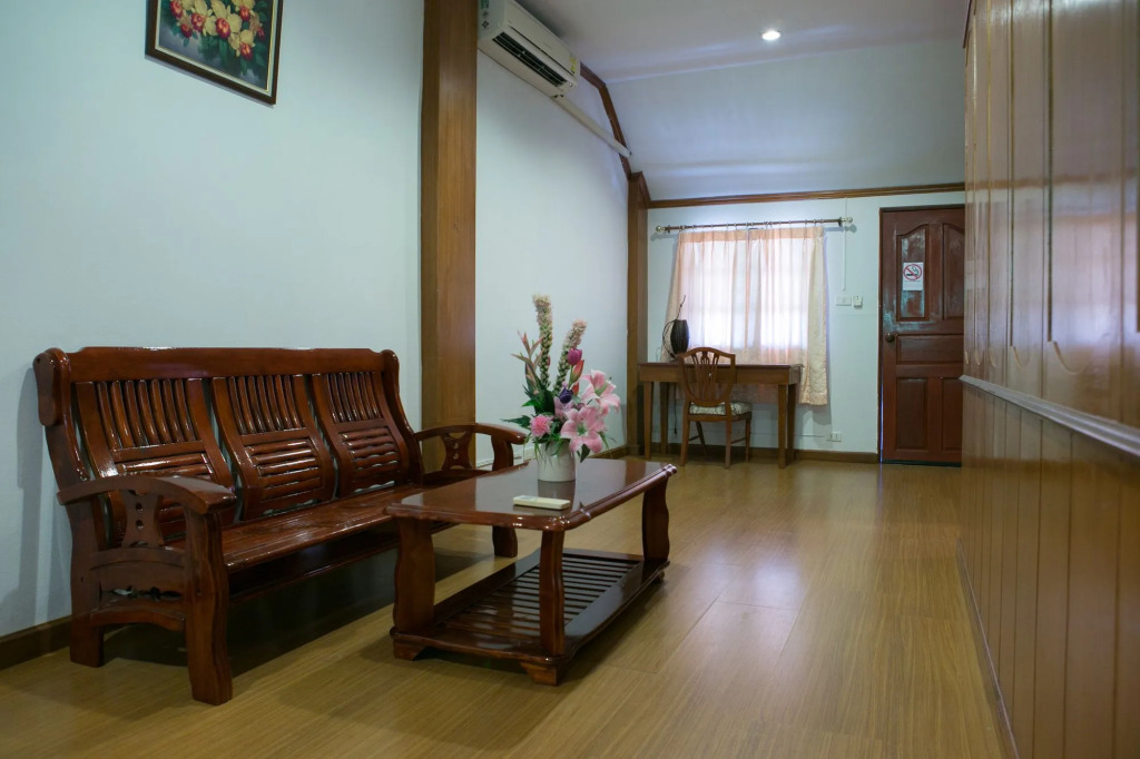 Haadrin Resort