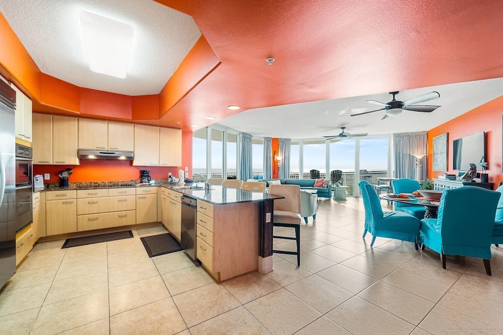 Crb0515 4 Bedroom Condo