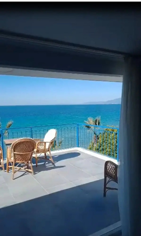 Room in House - 2 Bedroom House Ladies Beach
