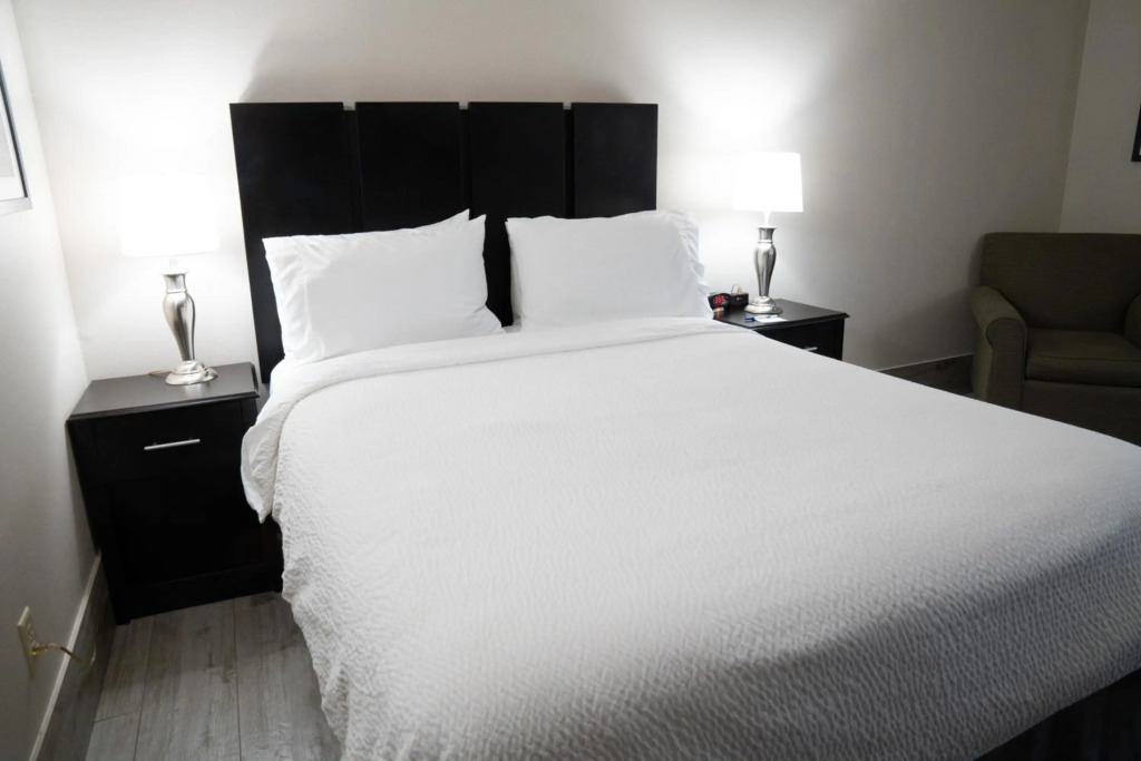 Lucilles Hotel, Restaurant, & Bar