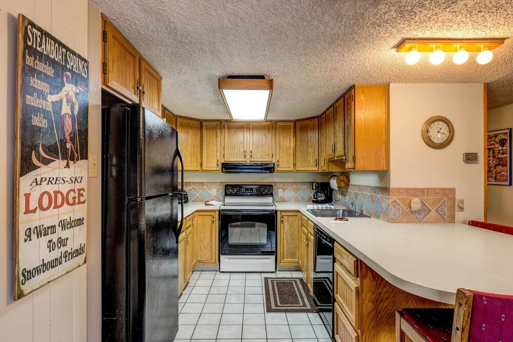 Ski Trail Apartment 2320 by RedAwning