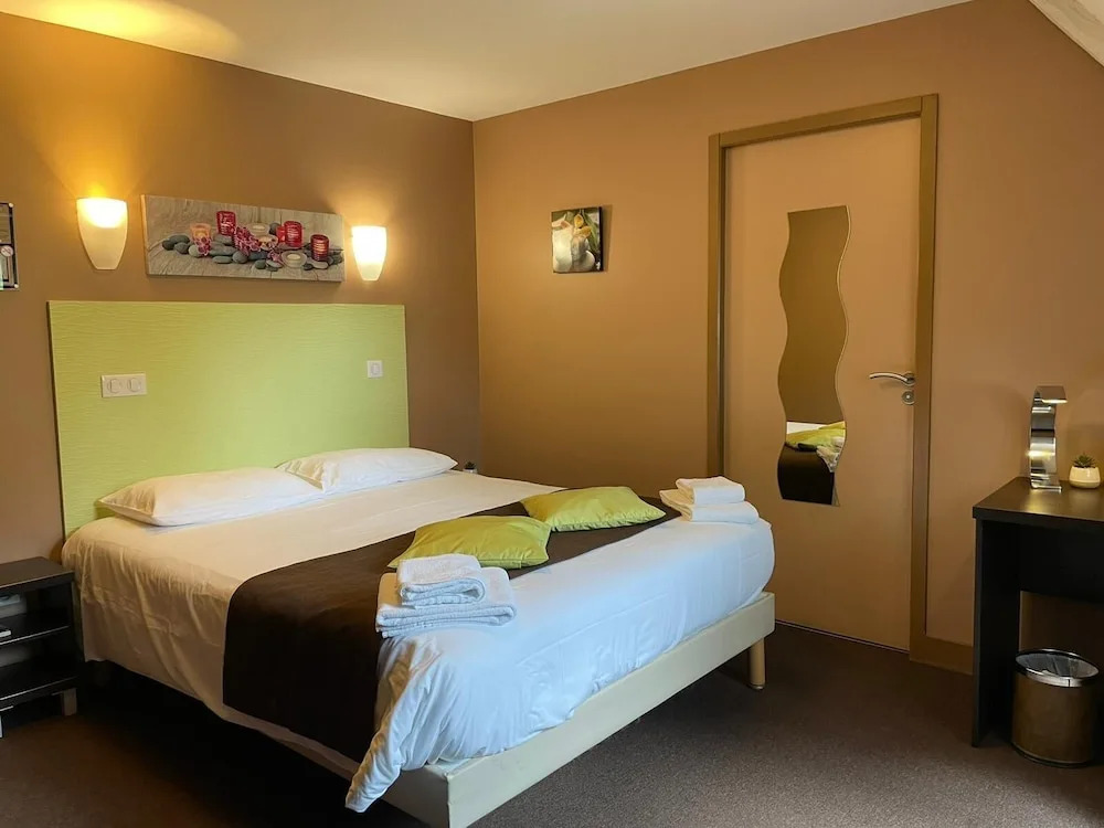 Hôtel & Restaurant - Le Manoir des Cèdres - piscine extérieure et climatisation