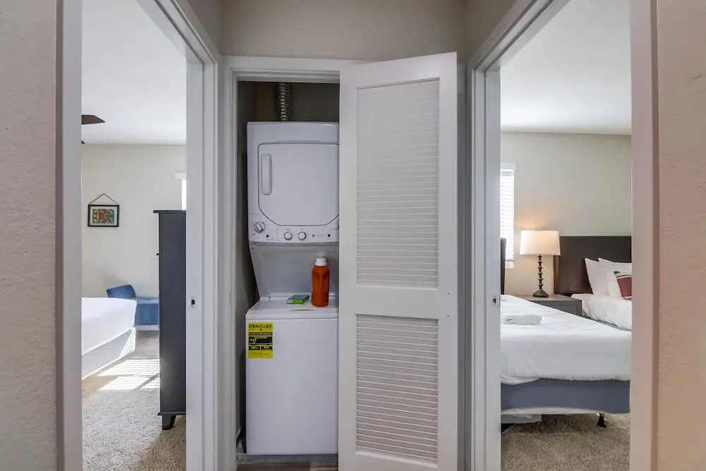 The Luxe Suites of Temecula Heights