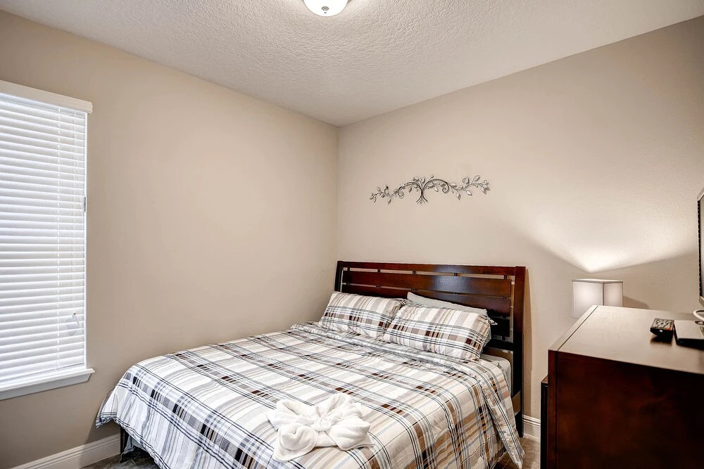 4329ac - Solterra Gated Resort 5 Bedroom Home by RedAwning