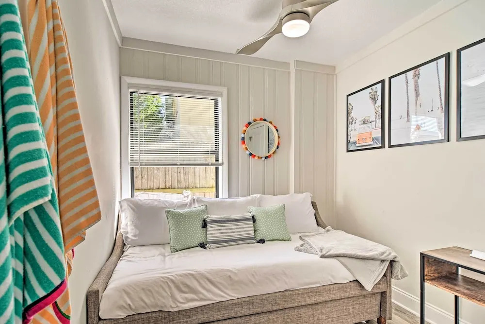 2 Conjoined Units - Steps From Madeira Beach!