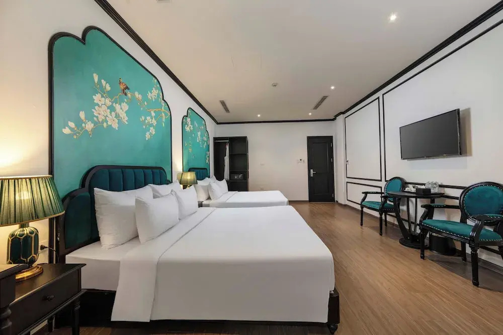 Azen Lakeside Apartment & Hotel
