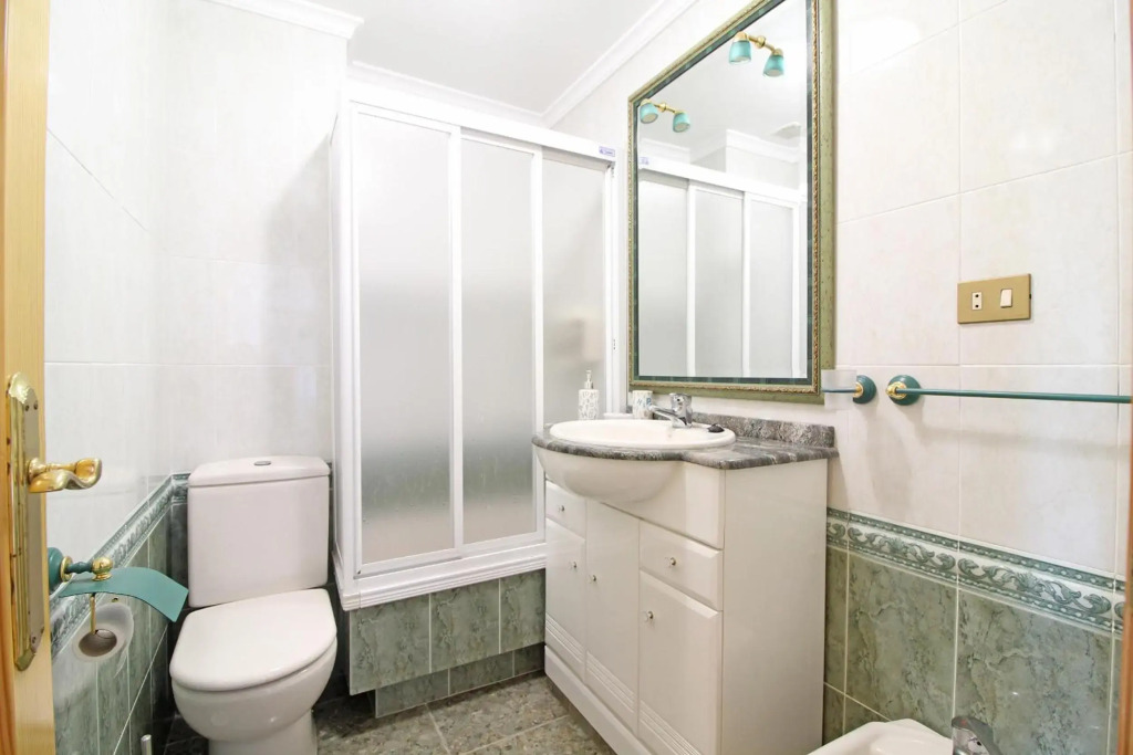 Global Properties, Apartamento con terraza y piscina a un paso de la playa