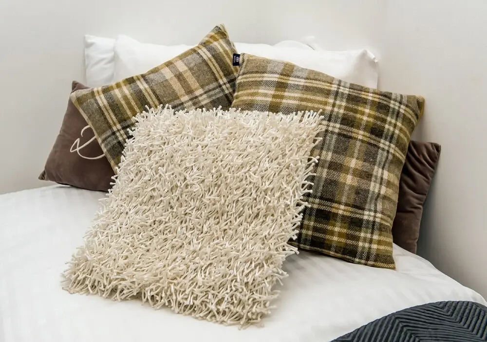Select Serviced Accommodation - Summit House