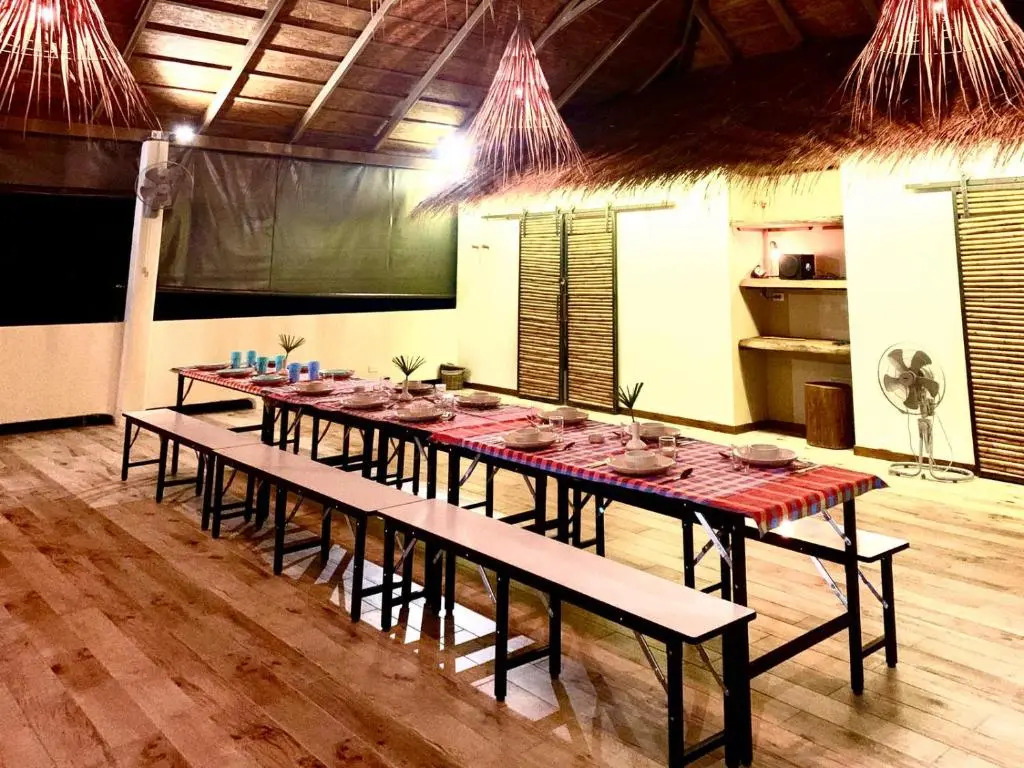 Baan Bai Mai, 2 villas, 8 bedrooms for 16 guests