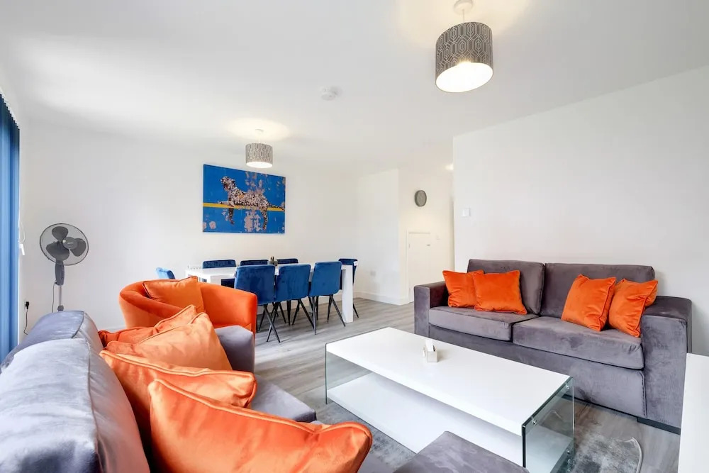 Modern 5 Bedroom 3 Bath Hse Aylesbury