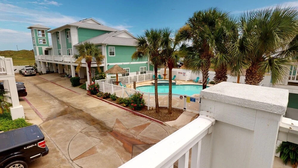 Port-a Vida 3 Bedroom Condo