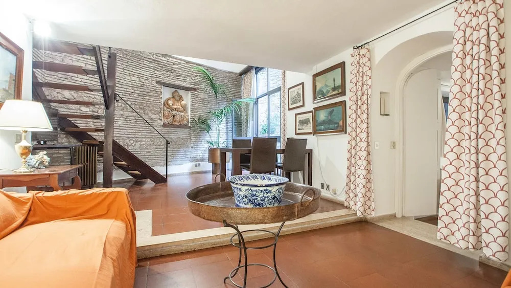 Elegant Pantheon Suite