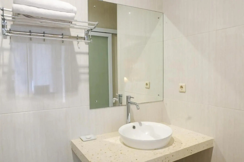 Townhouse Oak Sus Cottage Near Legian Beach