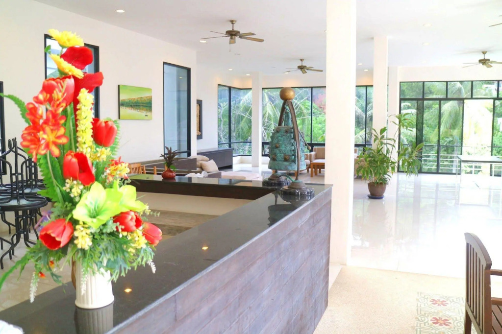 Luxury Apartment at Karon Hill