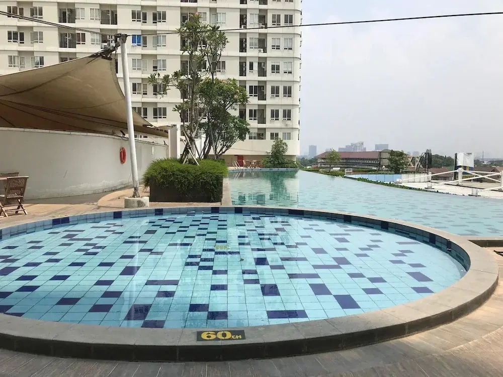 Chic And Sleek Studio At Apartment Cinere Bellevue
