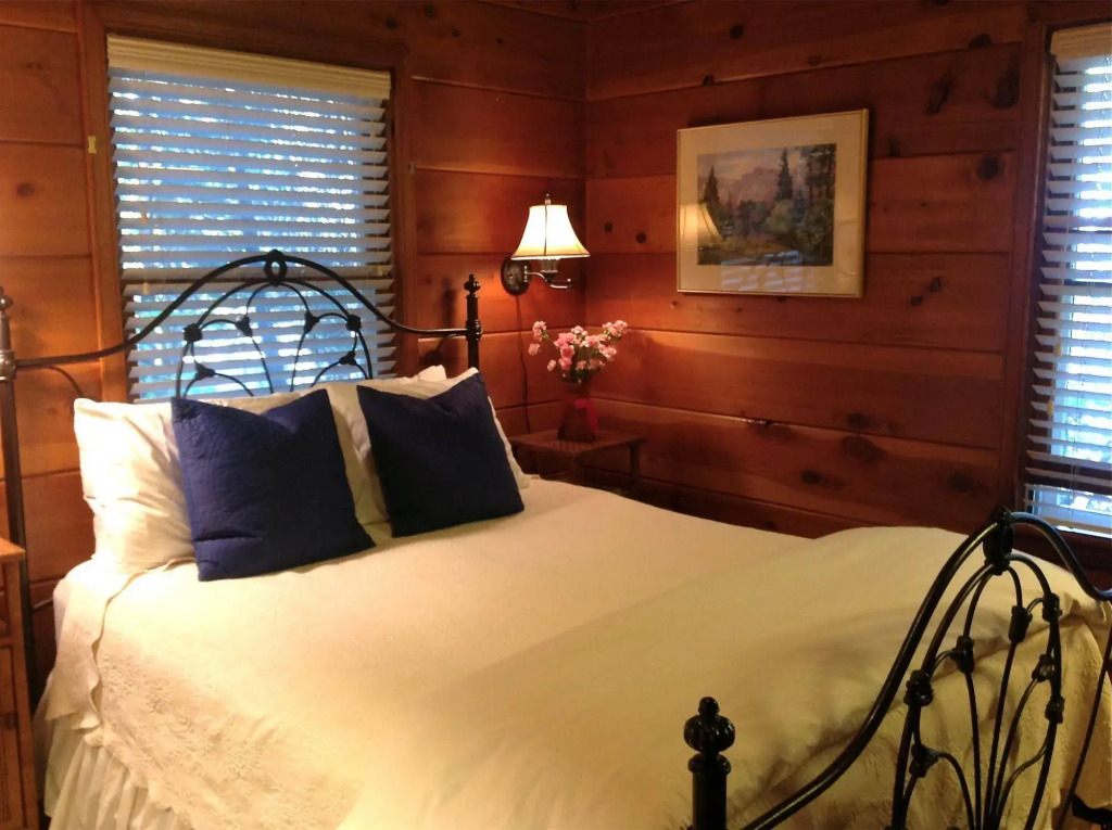 Elliott House Boutique Inn