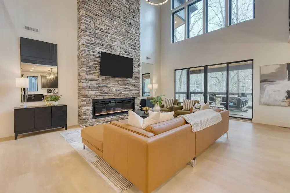 Kings Crown by Avantstay Indoor Pool, Hot Tub, Firepit, Theater All-season Retreat