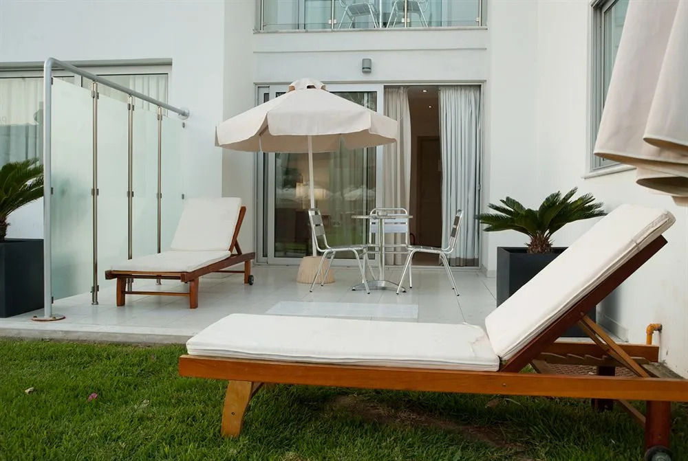 Frixos Suites Hotel Apartments