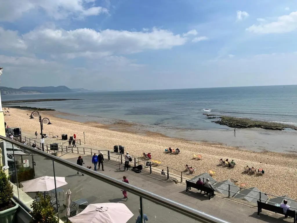 Largigi offering two amazing panoramic sea front apartments