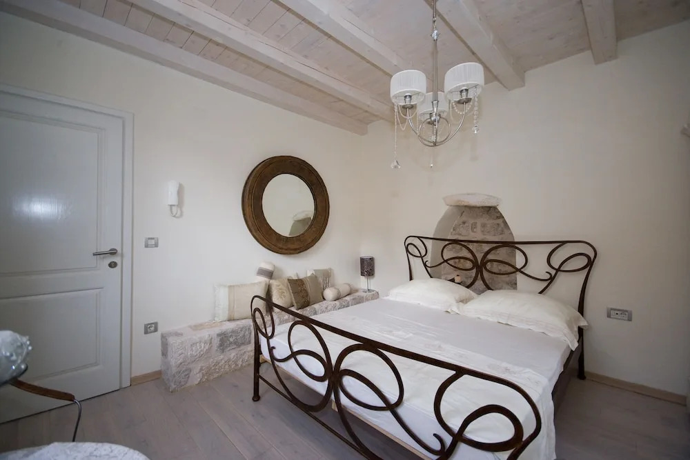 Old Town Ivory Apartments