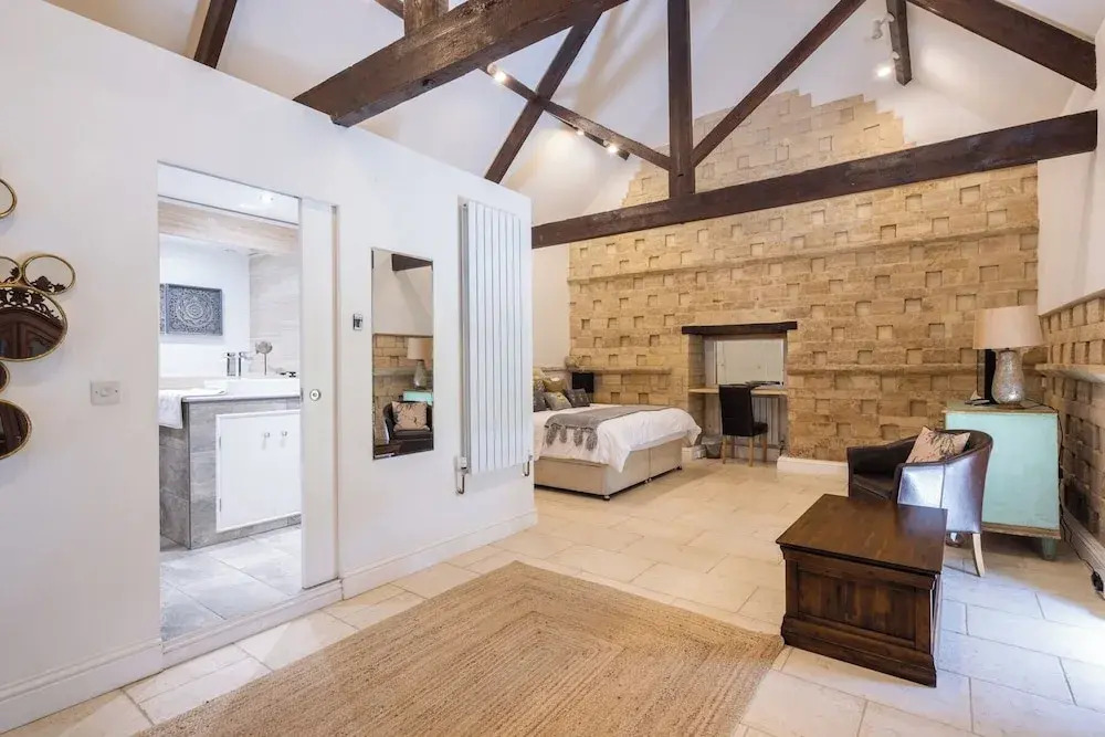 The Dovecote, Rowden Manor- Sleeps 6 & Parking