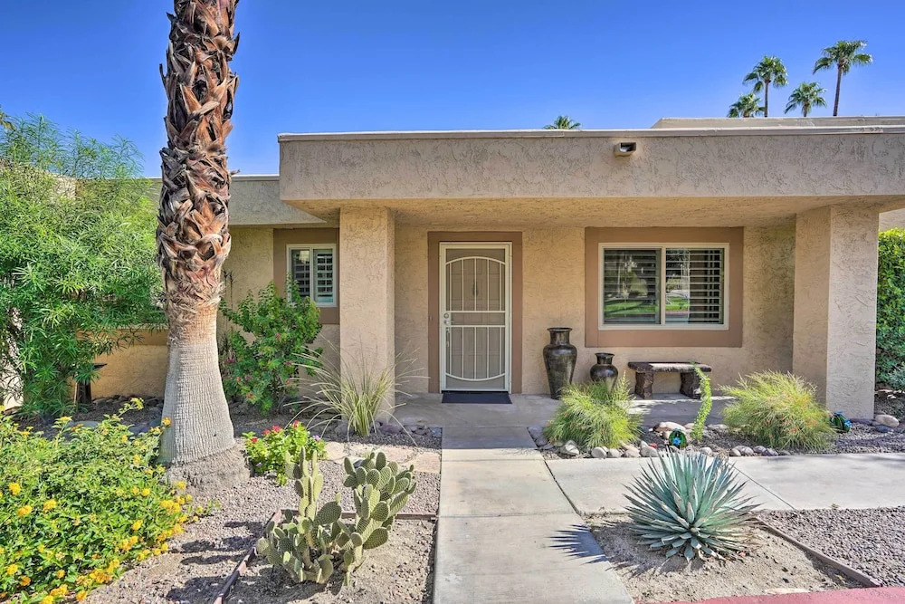S Palm Desert Condo: Resort Pools & Mtn Views