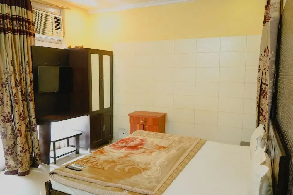 Hotel Satwah Palace 10 Minute Away Distance Nizamuddin Railway Station
