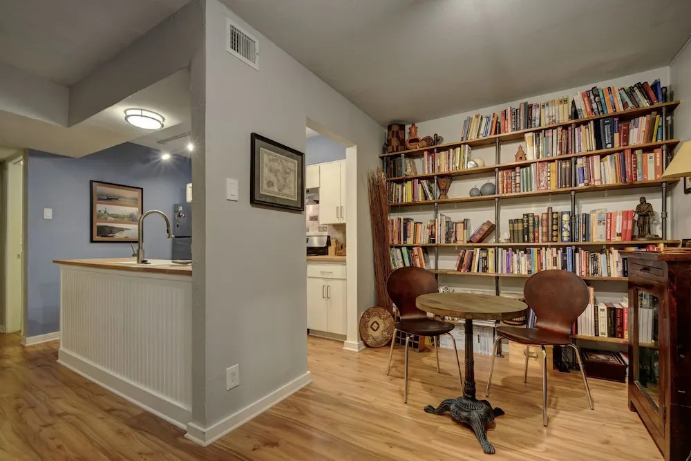 Austin Condo in Hip Travis Heights - 1 Br condo by RedAwning