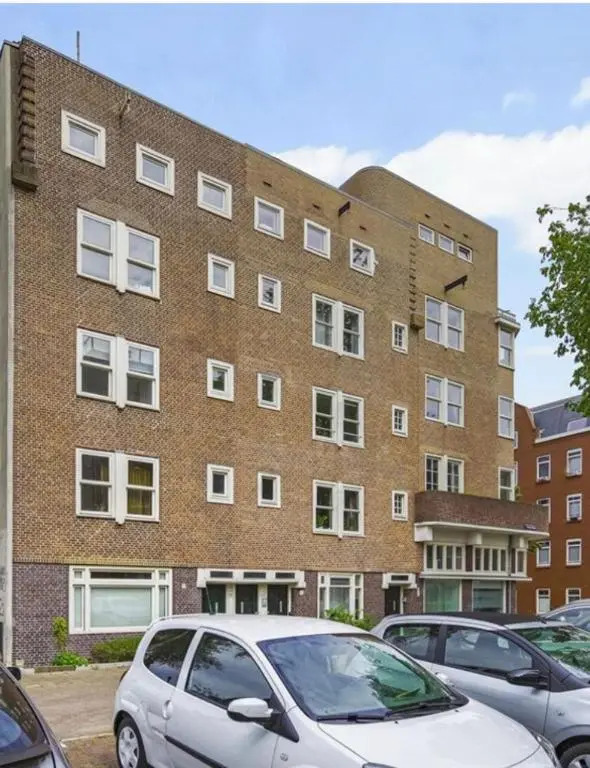 Adam & Eve - Apartment