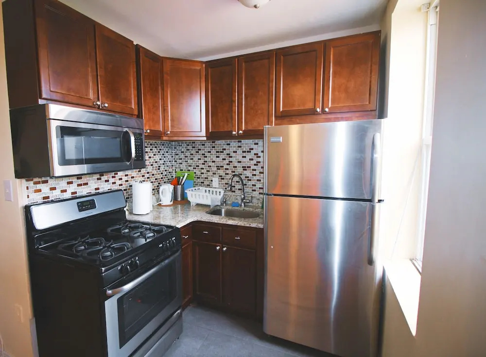 Modern Apartment minutes to NYC